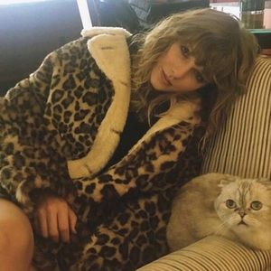 Meet your Posher, Suzanne